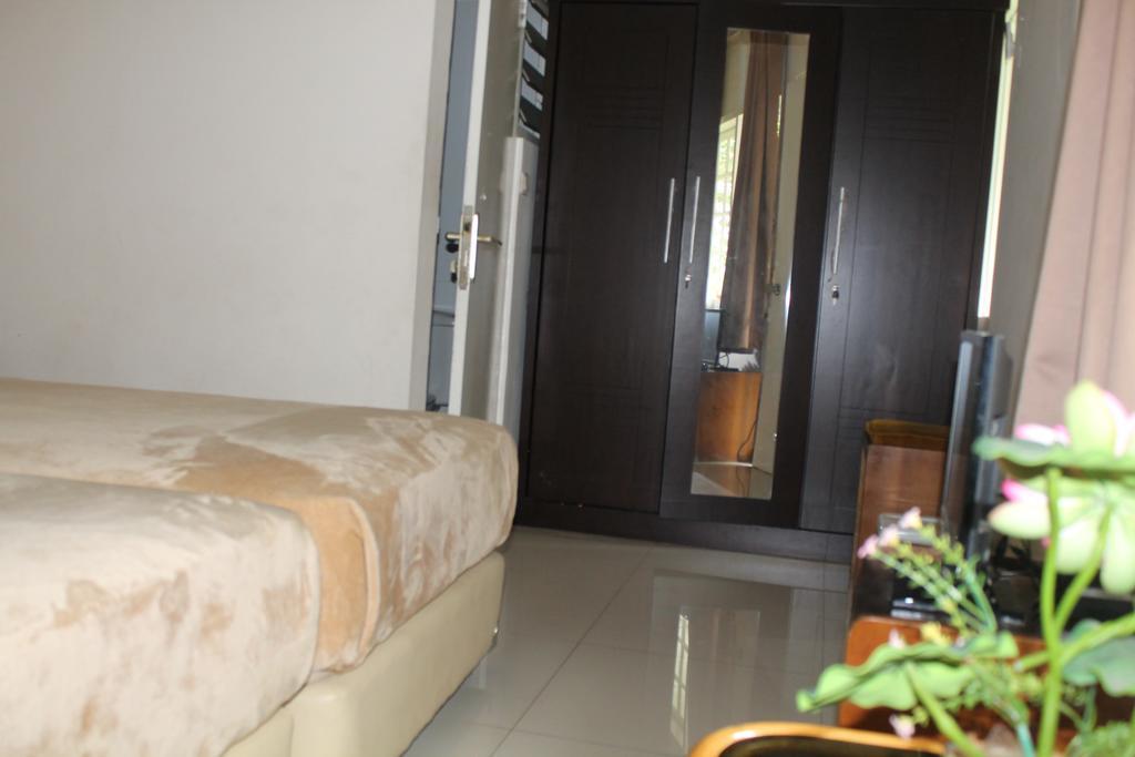 Gondia Guesthouse Cakarta Oda fotoğraf